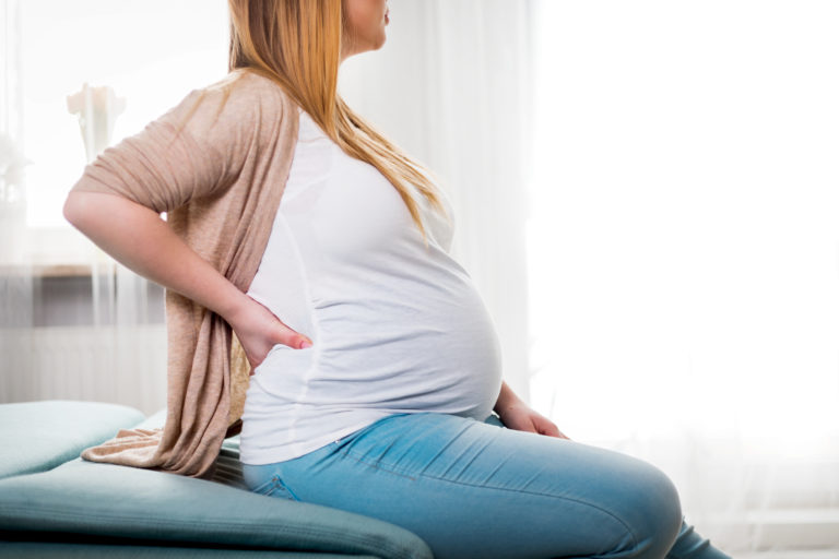 Rückenschmerzen nach der Geburt: Wie Sie Linderung erhalten